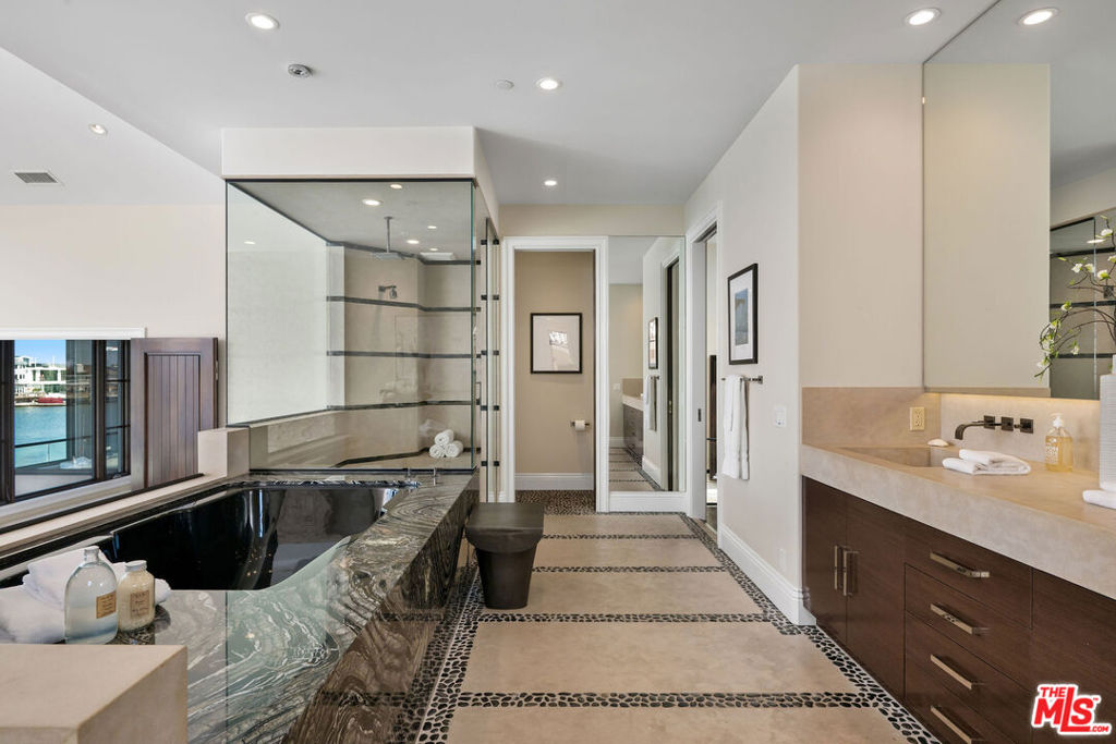 16462 Malden Circle, Huntington Beach CA 92649 - photo 23