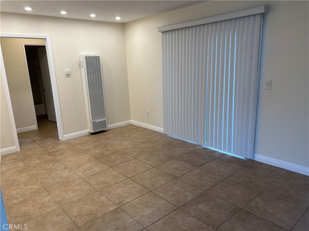 16541 Pro Circle B, Huntington Beach CA 92649 - photo 4