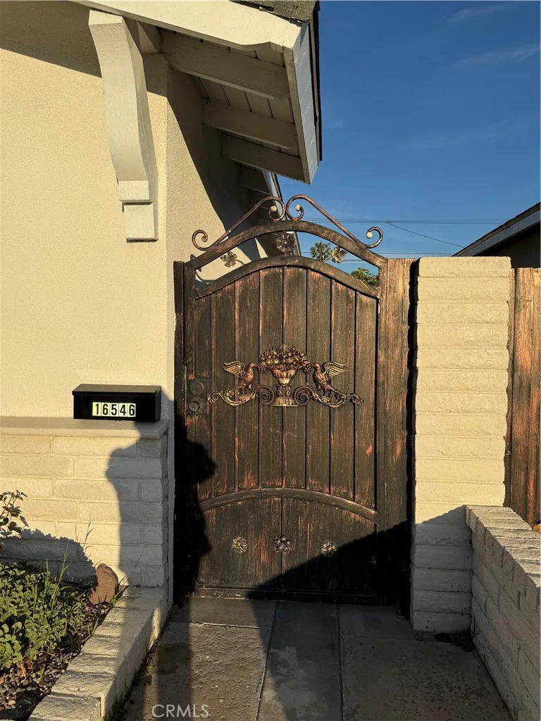 16546 Hart Circle, Huntington Beach, CA 92647
