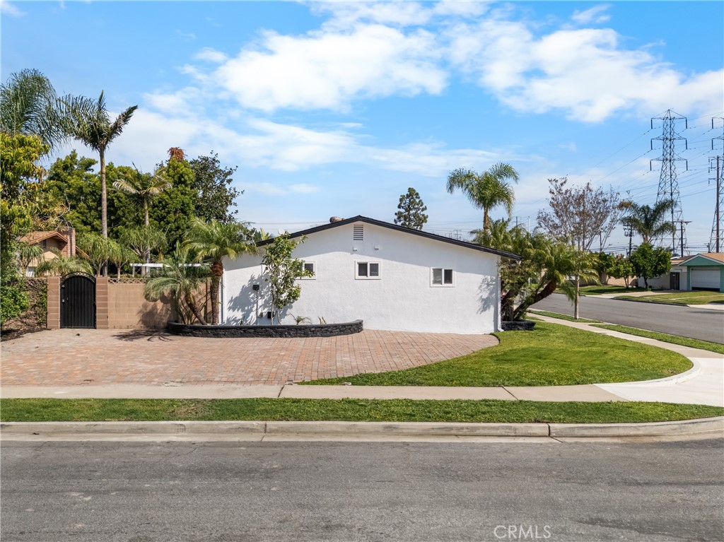 16551 Lucia Lane, Huntington Beach CA 92647 - photo 1