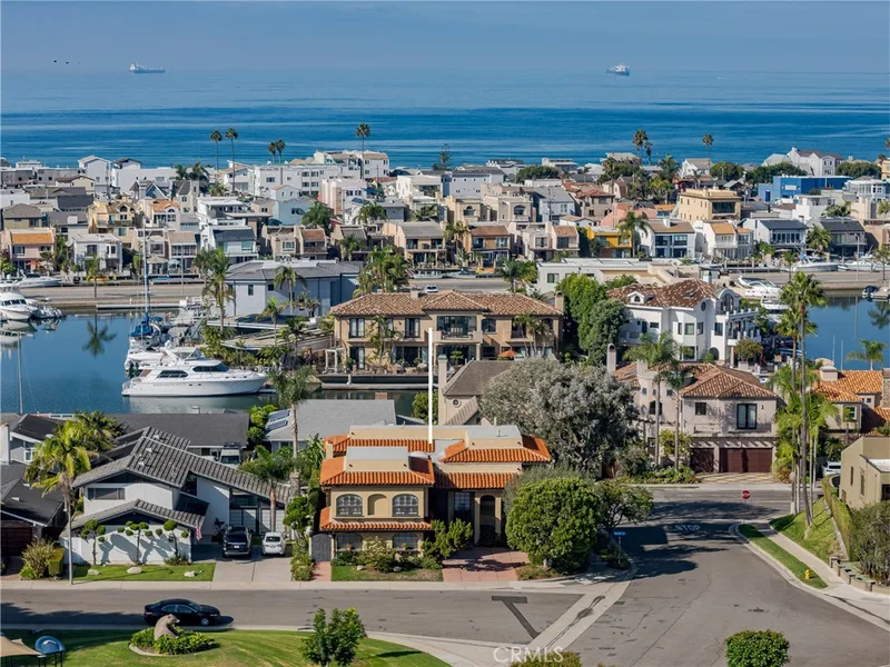 16581 Melville Circle, Huntington Beach