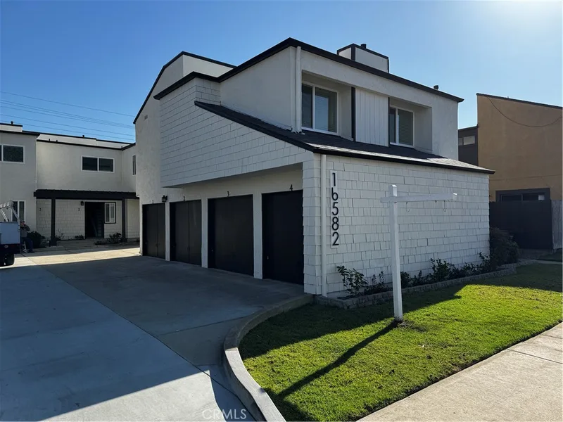 16582 Jib Circle 1, Huntington Beach, CA 92649
