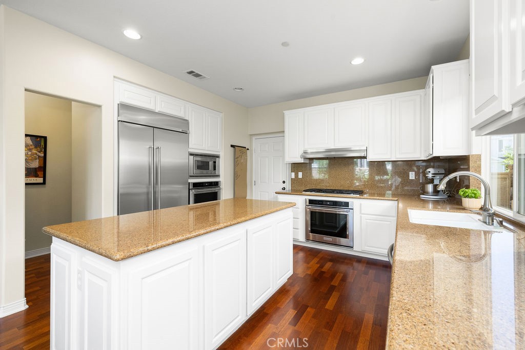16582 Maywood Lane, Huntington Beach CA 92649 - photo 14