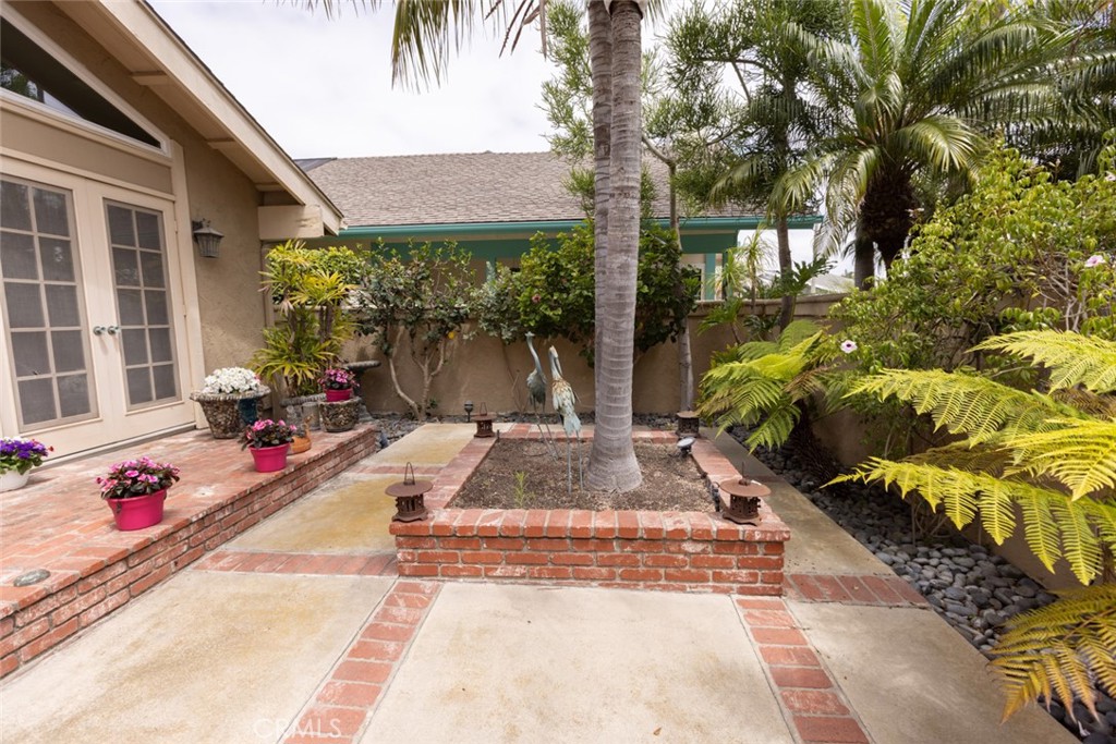 16591 Wanderer Lane, Huntington Beach CA 92649 - photo 7