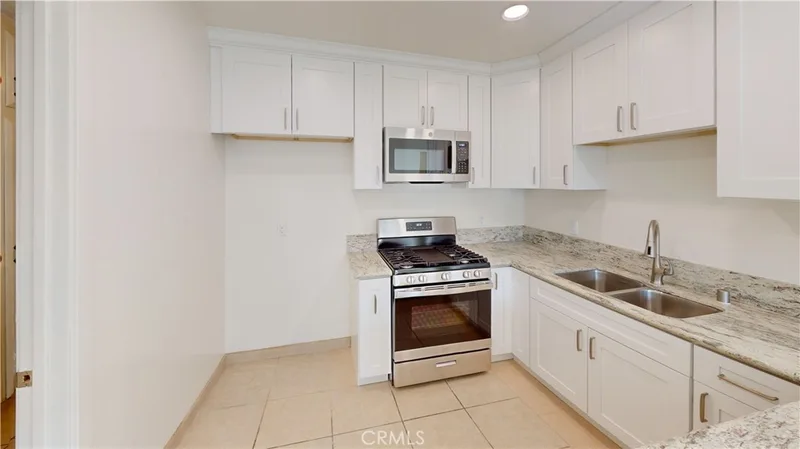 16652 Goldenwest 2, Huntington Beach, CA 92647