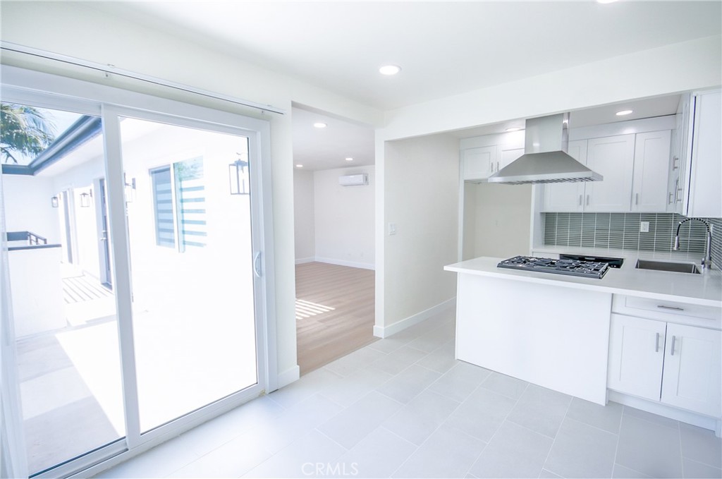 16681 Sims Lane 3, Huntington Beach CA 92649 - photo 1