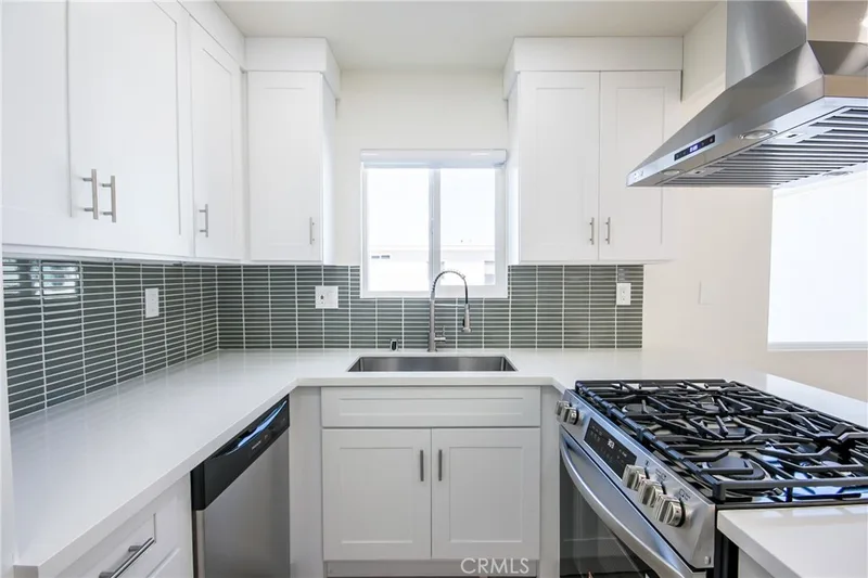 16681 Sims Lane 4, Huntington Beach, CA 92649
