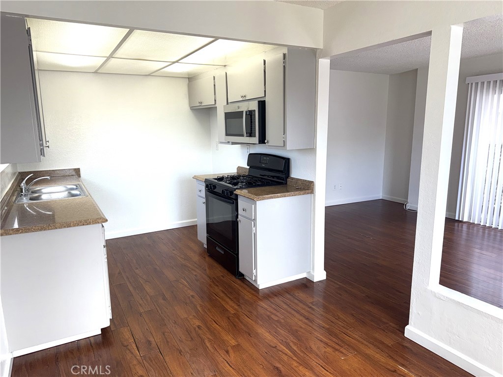 16682 Algonquin, Huntington Beach CA 92649 - photo 1