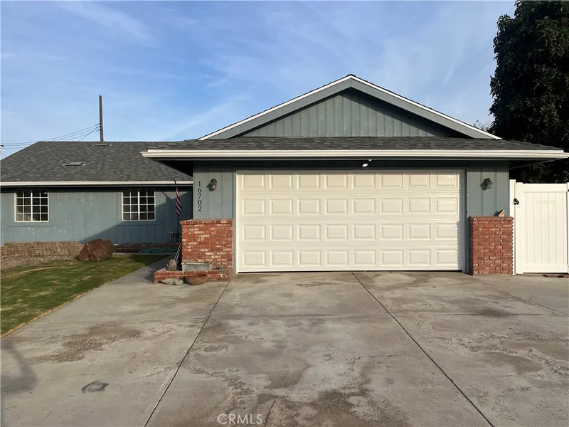 16702 Dale Vista Ln, Huntington Beach, CA 92647