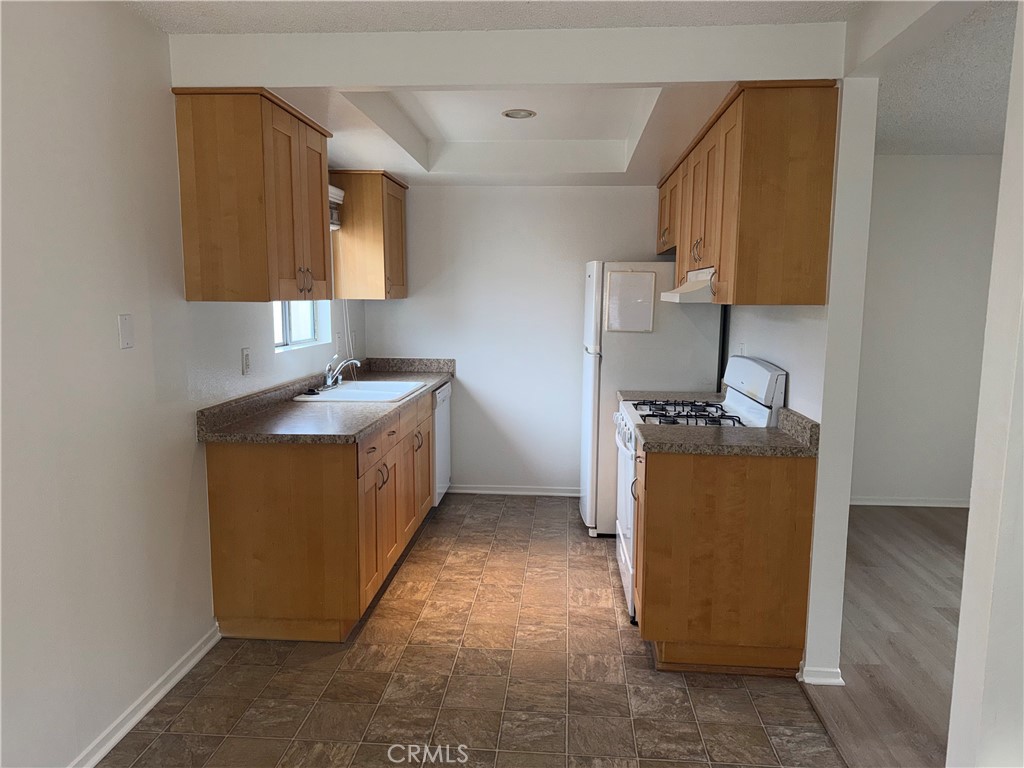 16703 Lynn Lane D, Huntington Beach CA 92649 - photo 1