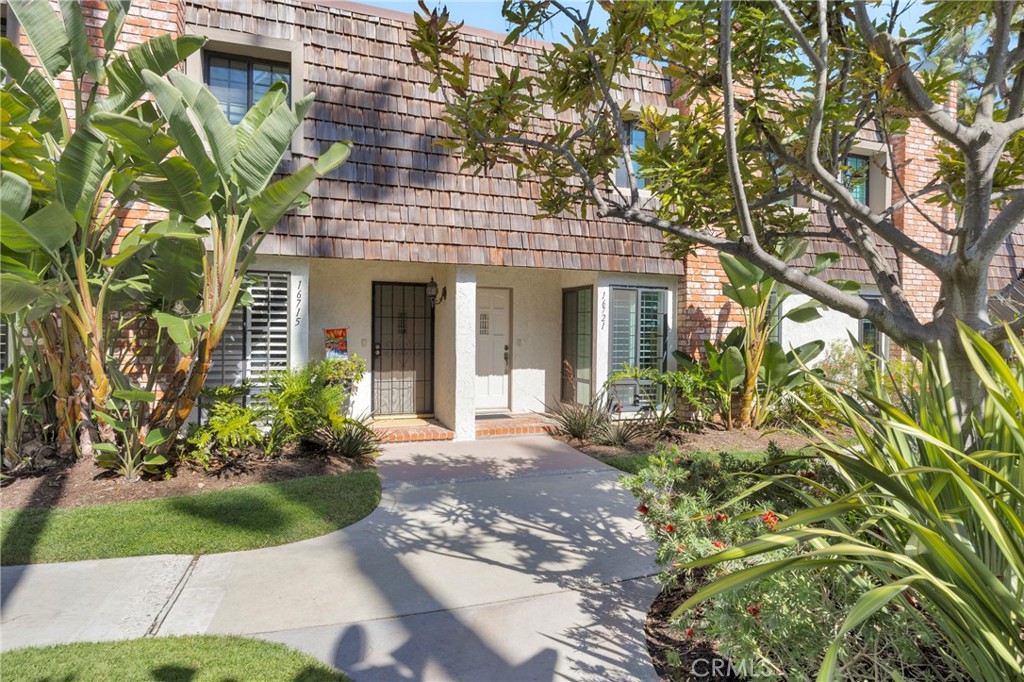 Front entrance - 16721 Castaway, Huntington Beach CA 92649 - photo 1