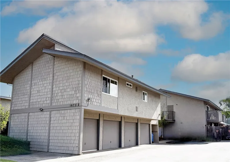 16752 Sims A, Huntington Beach, CA 92649