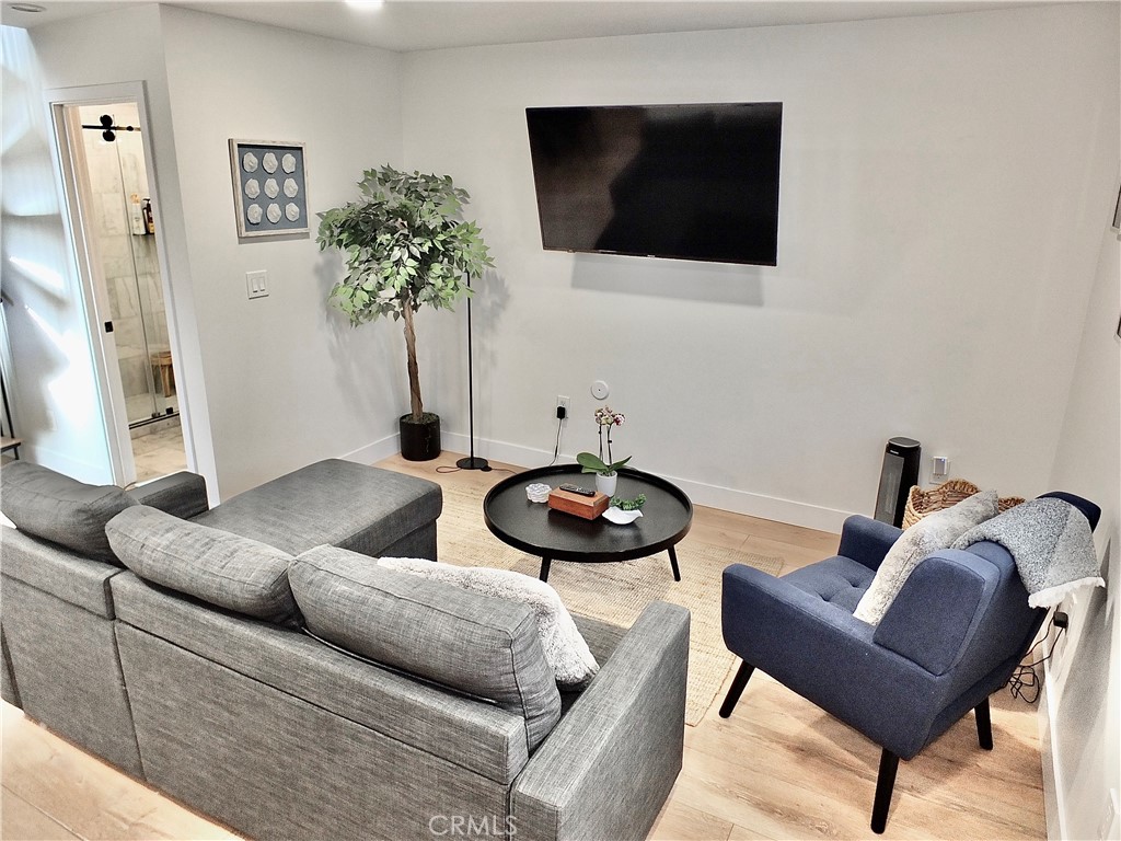 Living area - 16765 S Pacific B, Huntington Beach CA 90742 - photo 2