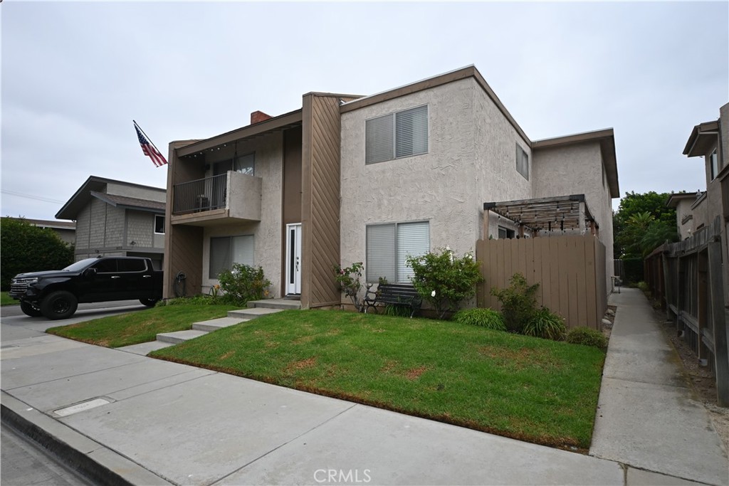 16766 Sims Lane, Huntington Beach CA 92649 - photo 1