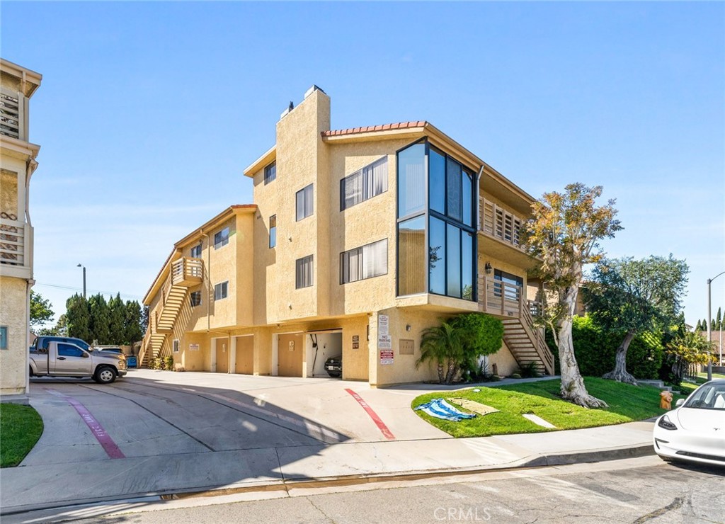 16771 Moody Cir. B, Huntington Beach CA 92649 - photo 1