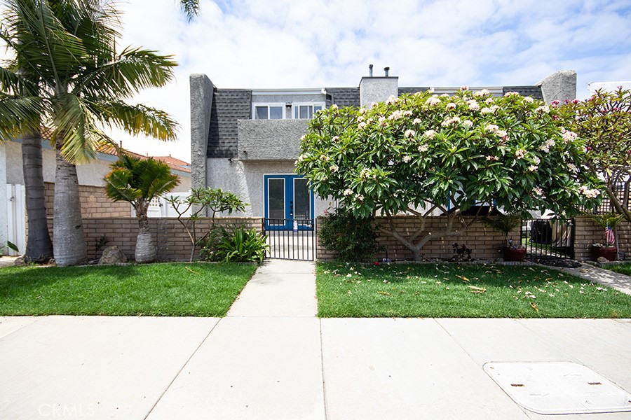16821 Green Lane B, Huntington Beach CA 92649 - photo 1