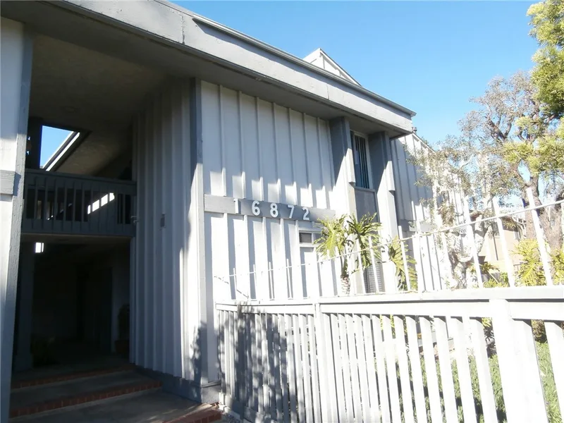 16872 Pacific Coast Highway 205, Huntington Beach, CA 92649