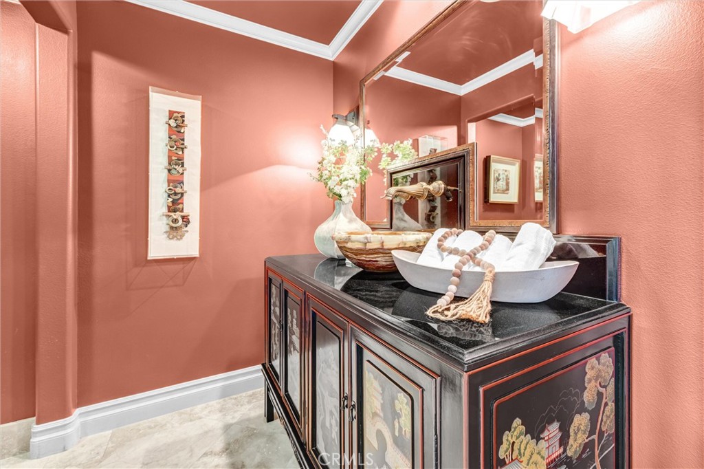 Guest Powder Room - 16931 Fairfield, Huntington Beach CA 92649 - photo 5