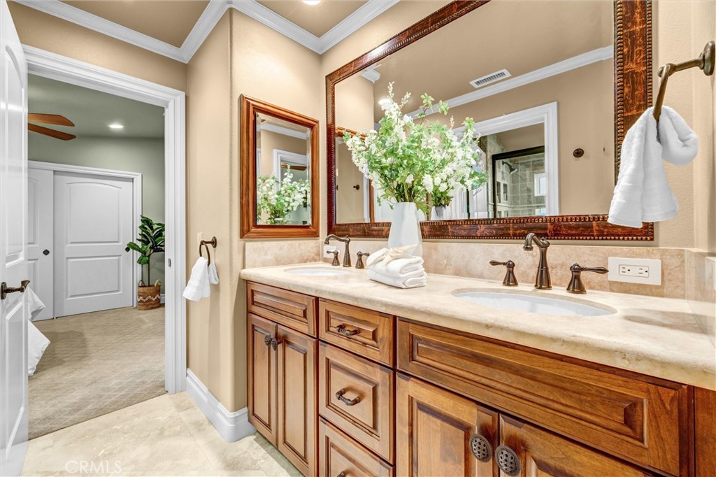 Jack and Jill bathroom - 16931 Fairfield, Huntington Beach CA 92649 - photo 30