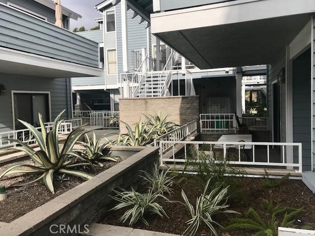 Grounds approaching Unit - 16960 Algonquin, Huntington Beach CA 92649 - photo 4