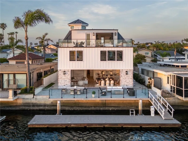 17007 Edgewater Lane, Huntington Beach