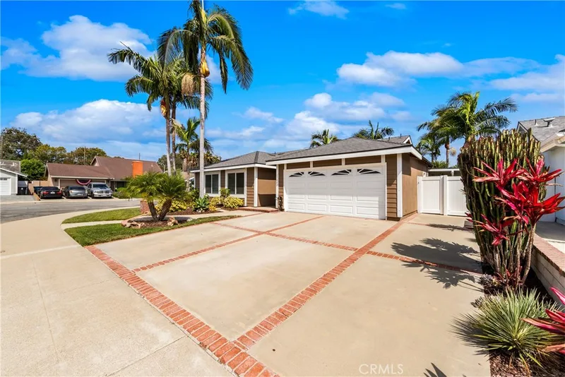 17042 Friml Lane, Huntington Beach, CA 92649