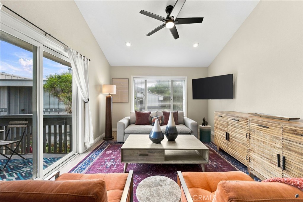 17042 Pacific Coast Highway 201, Huntington Beach CA 92649 - photo 5