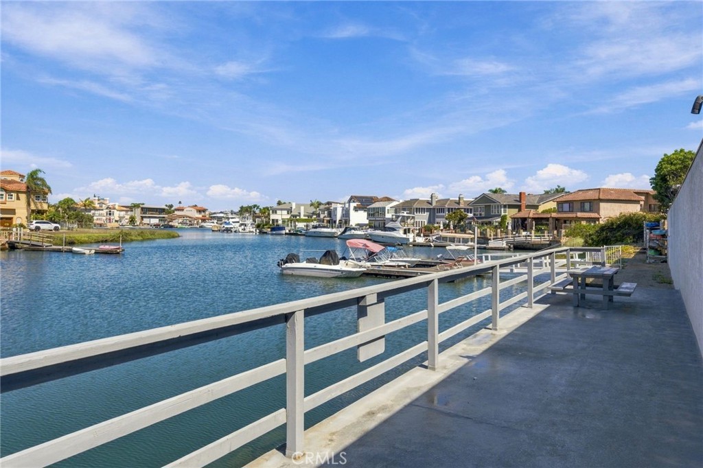 Harbour Pacific sun deck for residents to enjoy - 17042 Pacific Coast Highway 201, Huntington Beach CA 92649 - photo 33