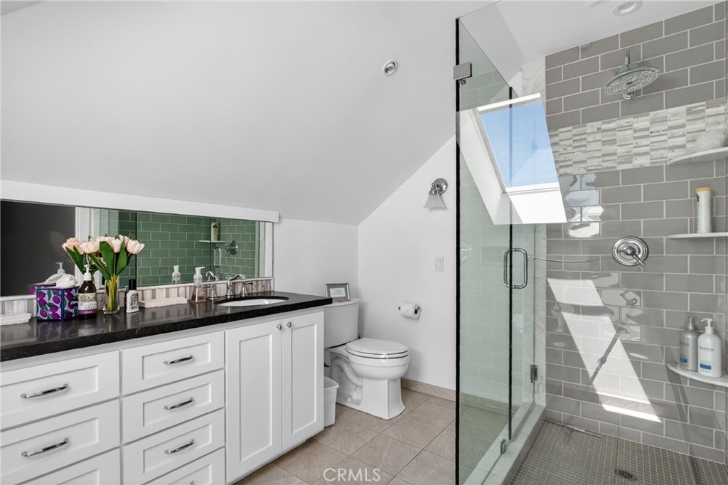 Residence-2nd floor bathroom - 17066 Palmdale, Huntington Beach CA 92647 - photo 23