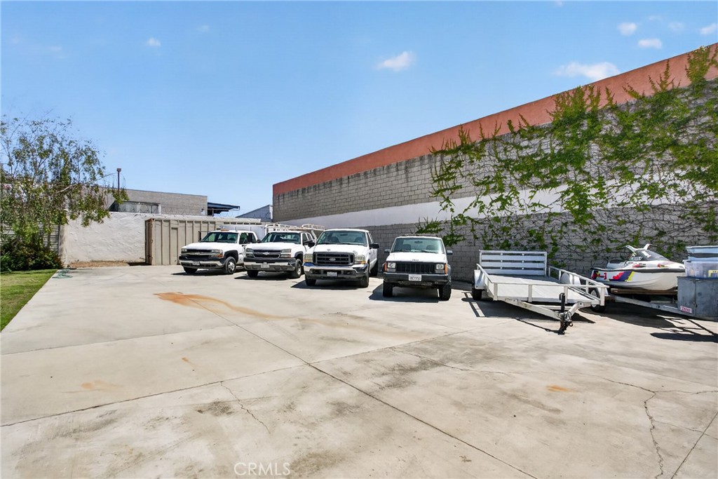 17066 Palmdale, Huntington Beach CA 92647 - photo 41