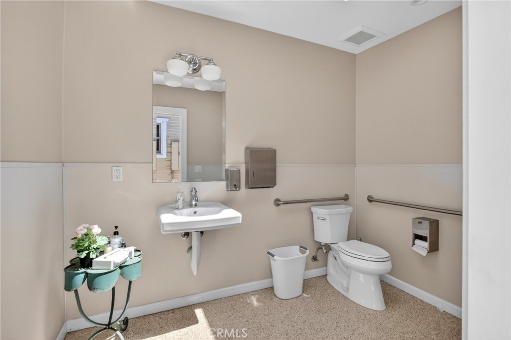 Detached - employee Bathroom - 17066 Palmdale, Huntington Beach CA 92647 - photo 48