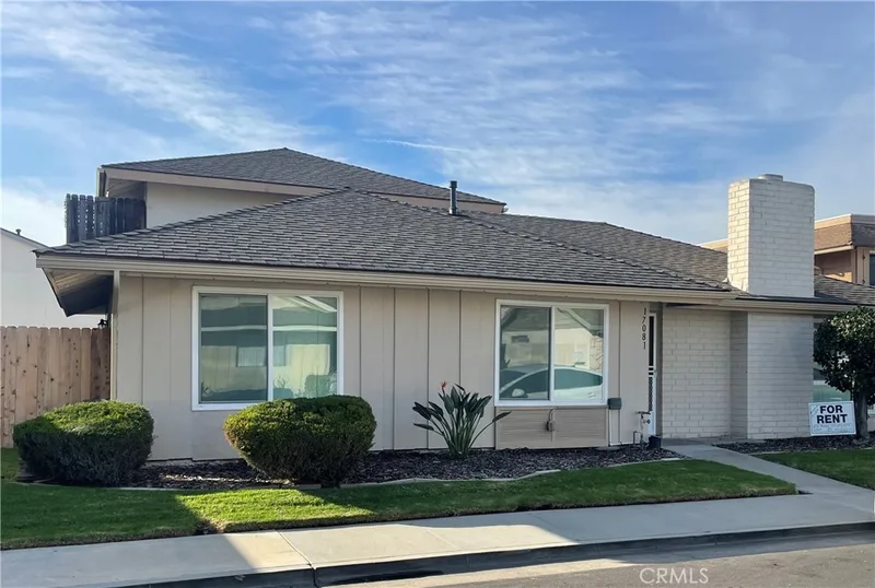 17081 Grove, Huntington Beach, CA 92647
