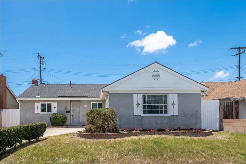 17081 Kampen Lane, Huntington Beach, CA 92647