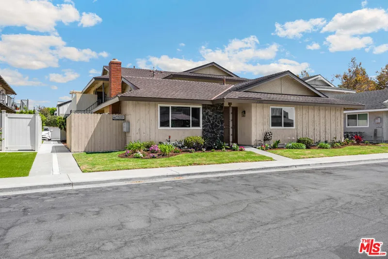 17082 Evergreen Circle, Huntington Beach