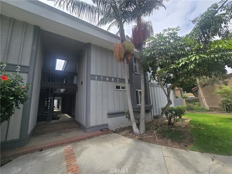 17082 Pacific Coast 205, Huntington Beach, CA 92649