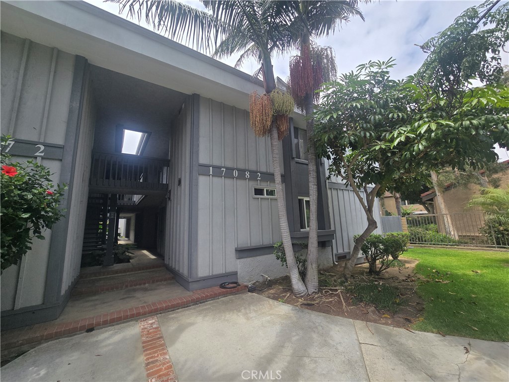Welcome home to 17082 PCH. - 17082 Pacific Coast 205, Huntington Beach CA 92649 - photo 1