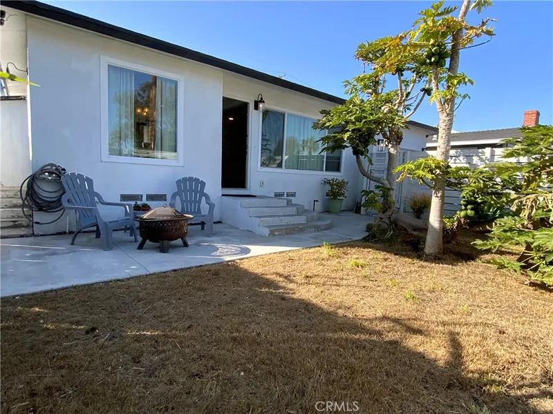 17091 B Lane, Huntington Beach, CA 92647
