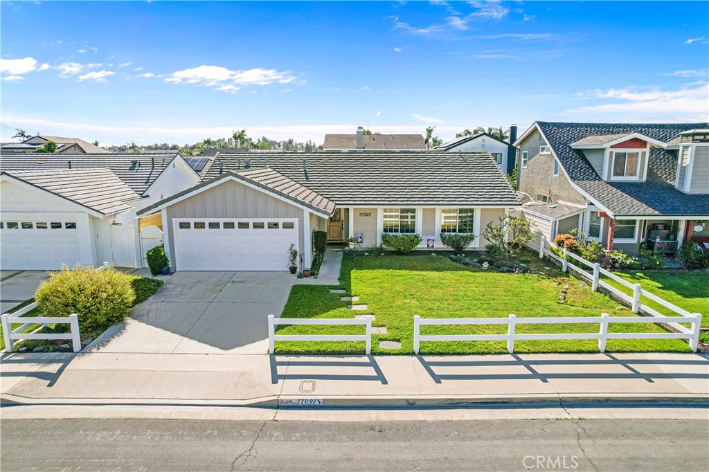 Charming single-level coastal home with a spacious grassy yard, just a short walk to the Beach. - 17091 Friml Lane, Huntington Beach CA 92649 - photo 1