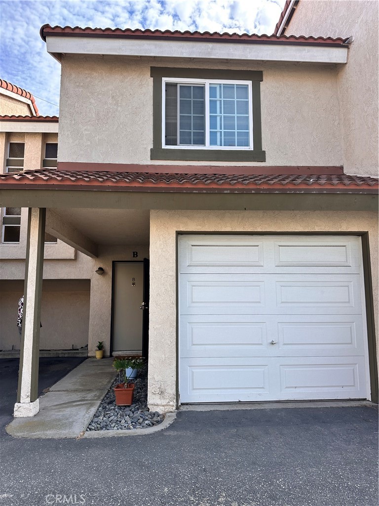 17092 Lynn St #B - 17092 Lynn Street B, Huntington Beach CA 92648 - photo 1