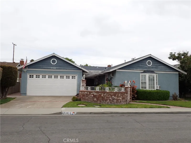 17101 Hague, Huntington Beach, CA 92647