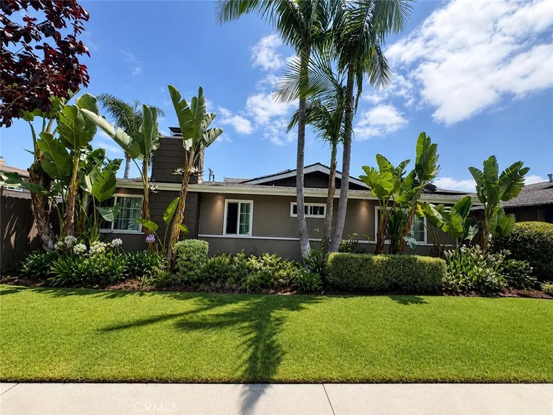 17102 Emerald E, Huntington Beach, CA 92647