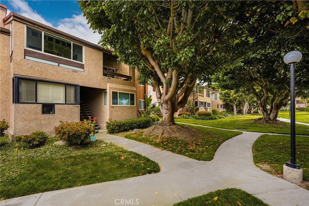 17110 Bluewater, Huntington Beach CA 92649 - photo 2