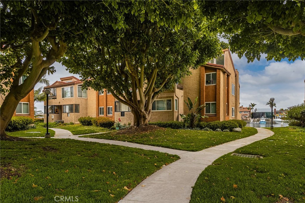 17110 Bluewater, Huntington Beach CA 92649 - photo 3