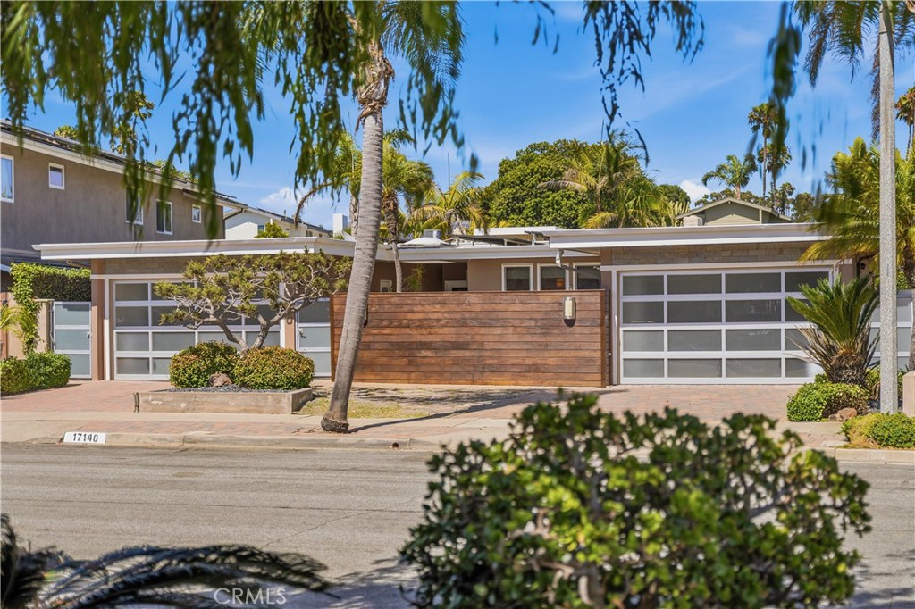 17140 Edgewater Lane, Huntington Beach CA 92649 - photo 1