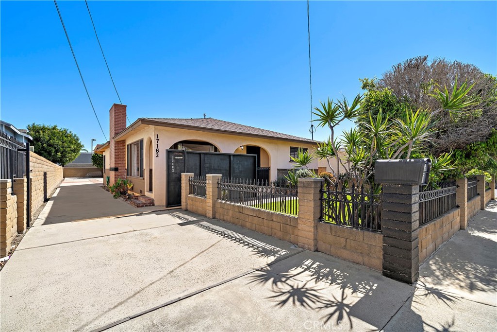 Charming Huntington Beach Bungalow, Beautifully Remodeled with Potential for 3 Dwellings - 17162 Elm Lane, Huntington Beach CA 92647 - photo 1
