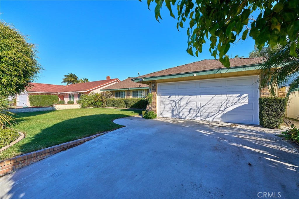 17162 Twain Lane, Huntington Beach CA 92649 - photo 1