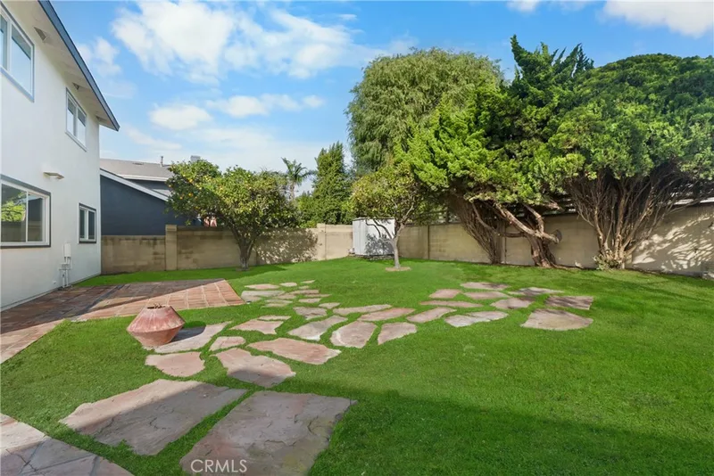 17172 Berlin Lane, Huntington Beach, CA 92649