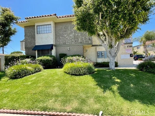 17181 ELM Street E, Huntington Beach, CA 92647
