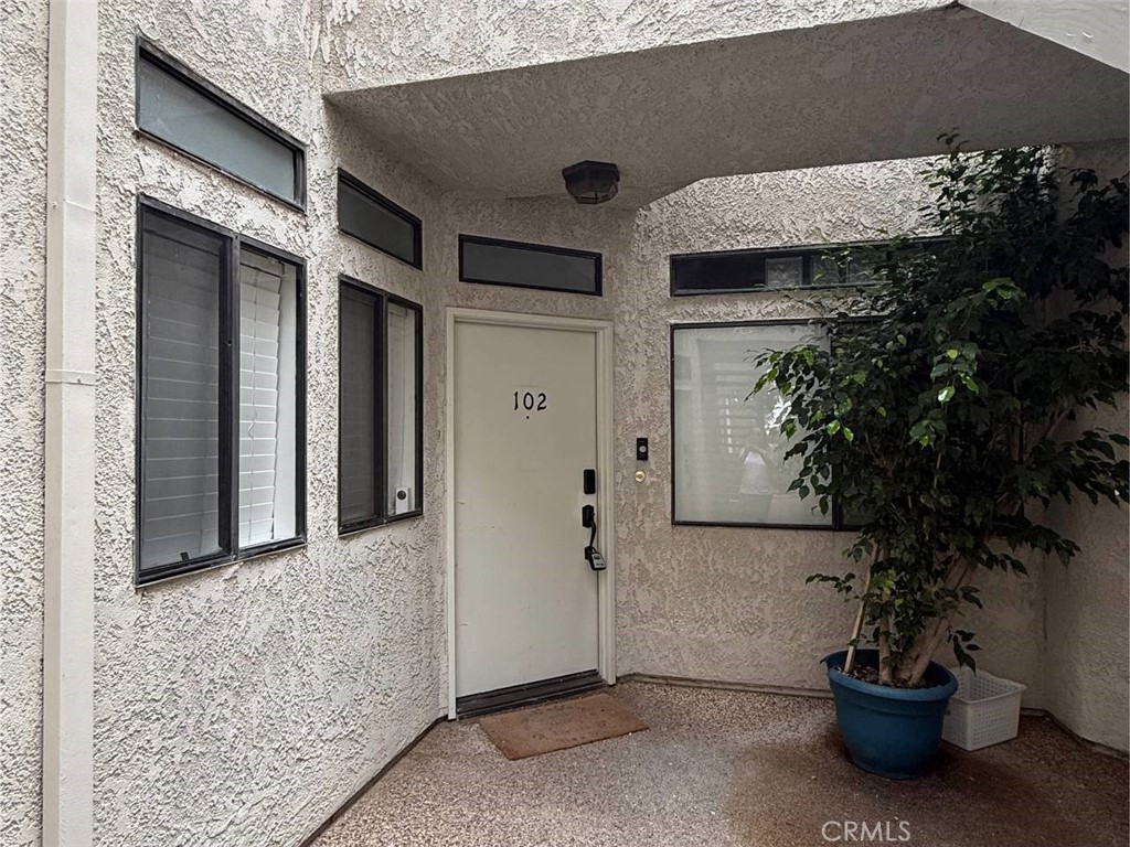 front door - 17191 Corbina Lane 102, Huntington Beach CA 92649 - photo 2