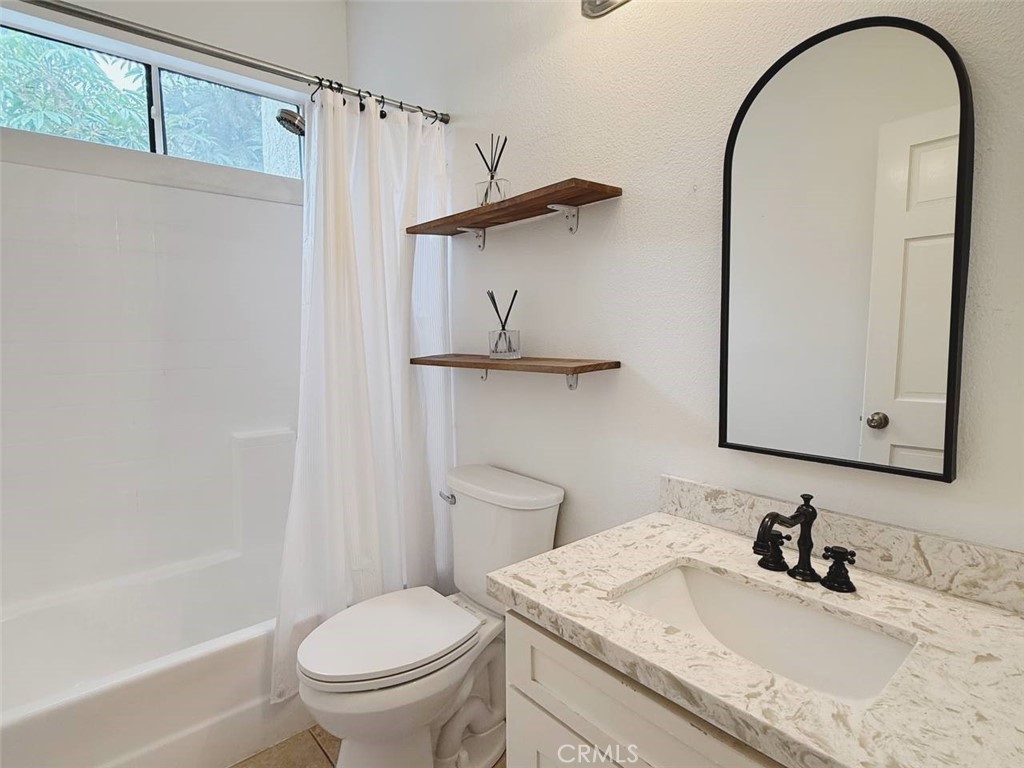 bathroom - 17191 Corbina Lane 102, Huntington Beach CA 92649 - photo 14